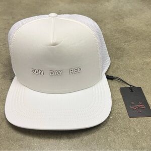 NWT Sun Day Red SDR Tiger Woods Foam Mesh Hat White XS Taylormade Golf Cap NWT